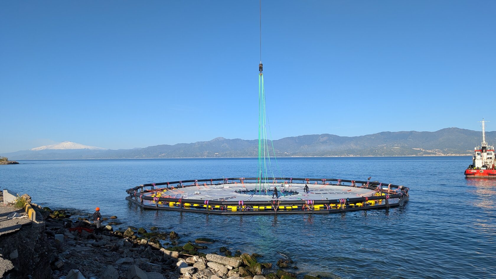 Sizable Energy’s circular floating prototype on the water off the Italian coast